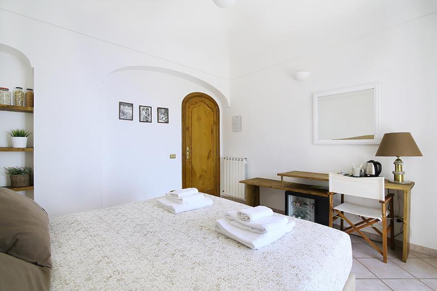 Colle Dell'Ara Bed & Breakfast Positano Exterior photo